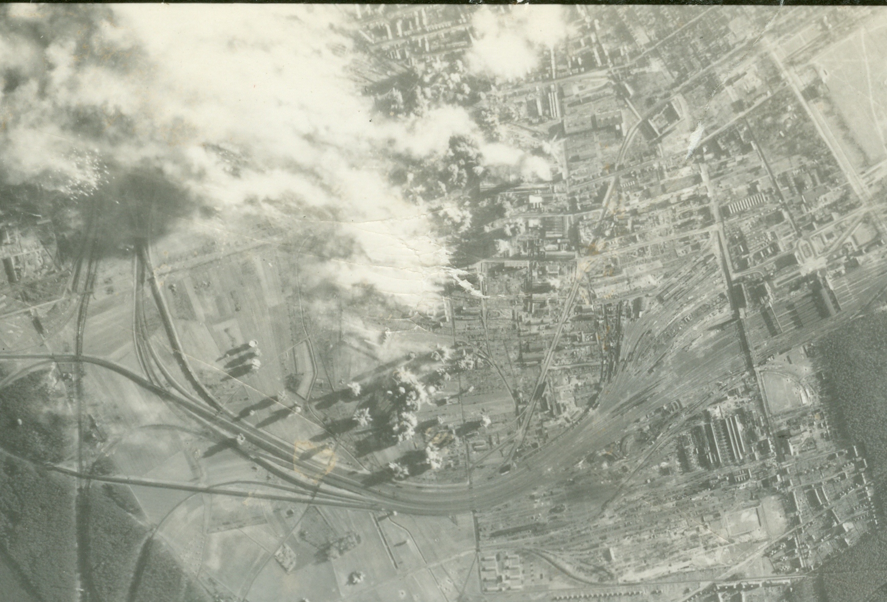 copy80_19441212 Bombing (3)